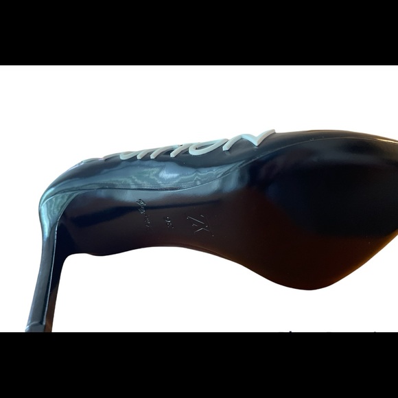 ❌SOLD❌Louis Vuitton Pumps - Authentic Womens Black Paten - Picture 8 of 9